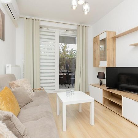 Apartment With Ac Warsaw Mokotow Business Centre By Noclegi Renters Kültér fotó